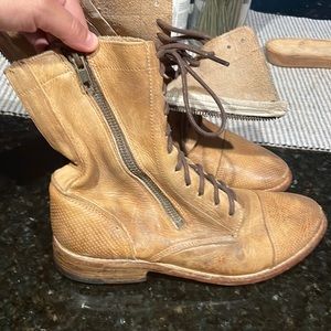 Bed sty handcrafted leather boots size 7
